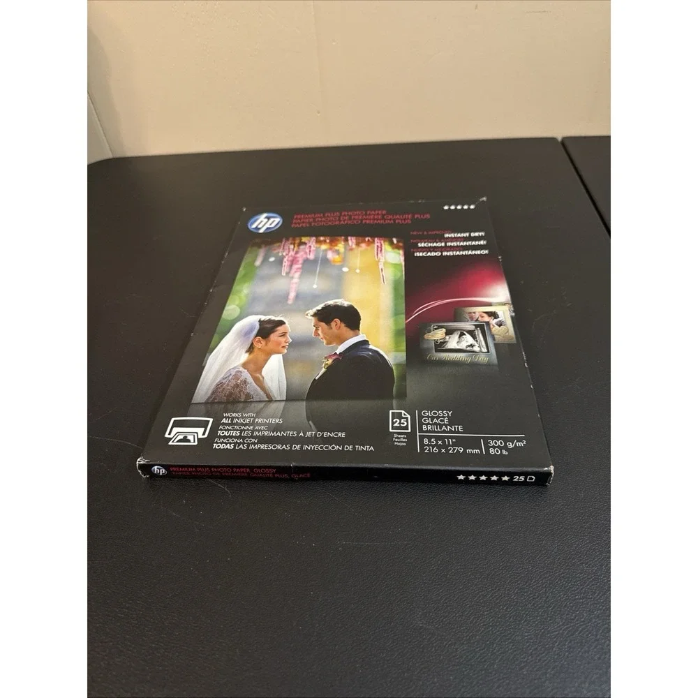 HP Premium Plus Photo Paper Glossy Inkjets 8.5x11 Inches 25 Sheets Sealed